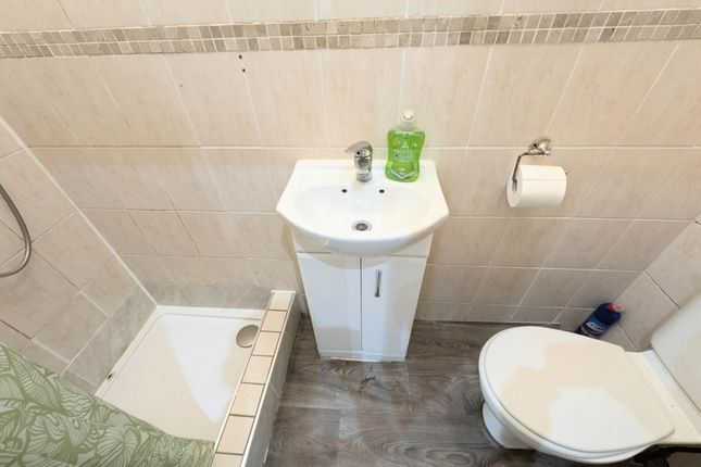 31, Mortimer Road, London photo 4