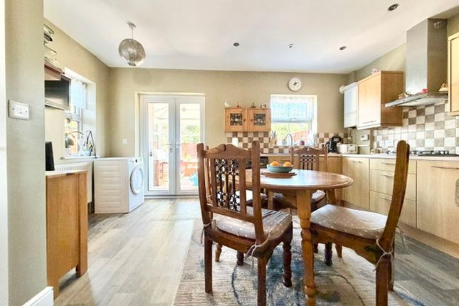 109, Linden Walk, Louth photo 3