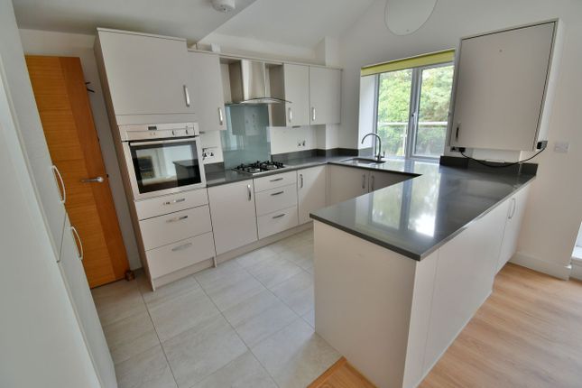 New Road, Ferndown photo 2