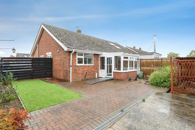 2-bed bungalow on 26, Laurel Close, Bury St. Edmunds, £230,000