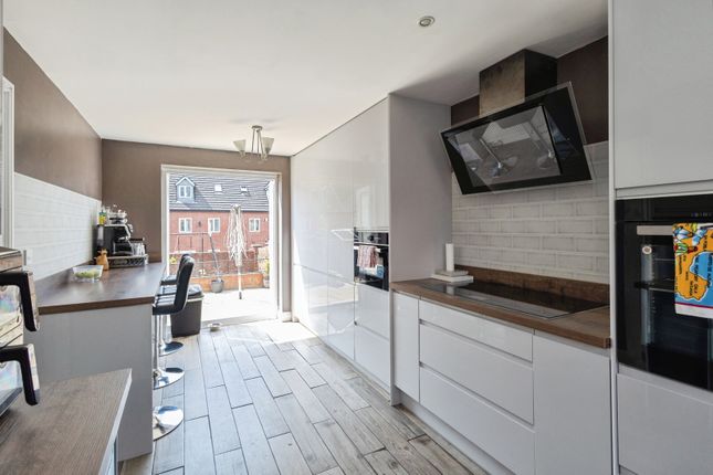5, Cherry Avenue, Greater Manchester photo 4