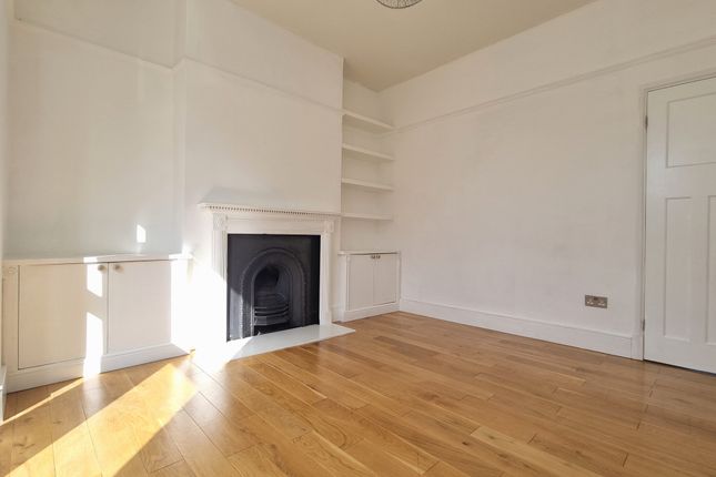 Elsinore Road, London photo 2