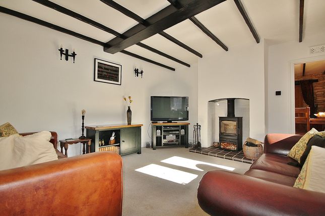 The Cottage, Leafield Road, Crawley photo 4