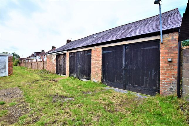 Garage 2 Off Ty Wern Avenue Rhiwbina Cardiff Cf14 Parking