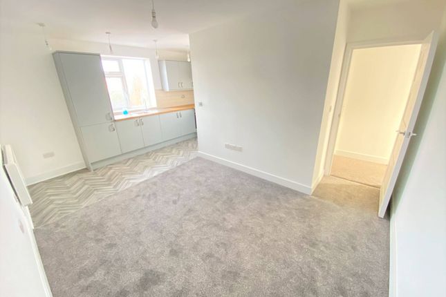 Flat to rent in Parade, Exmouth