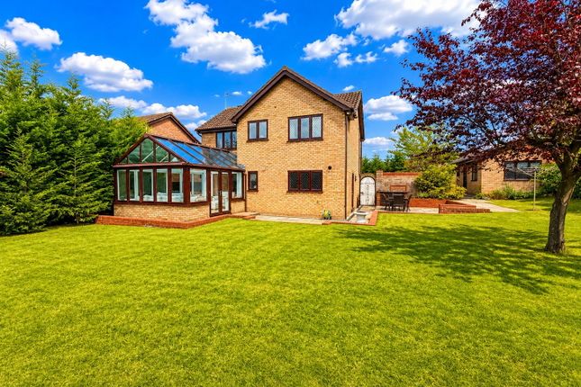 10, Ambleside Drive, Brierley Hill photo 2