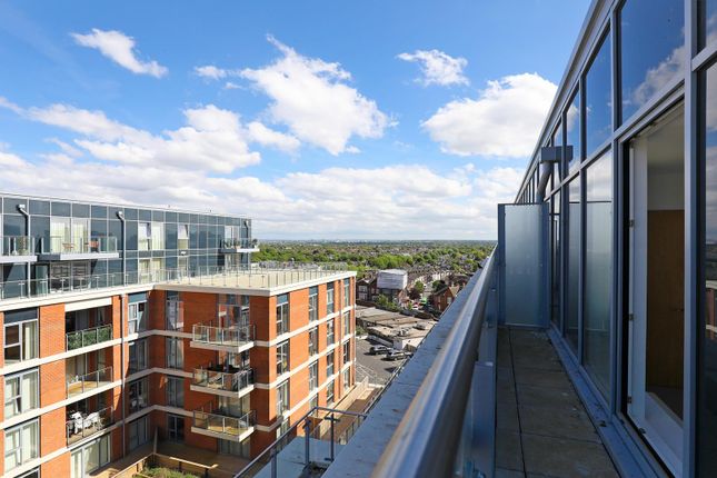 Flat for sale in Hoopers Mews, Acton