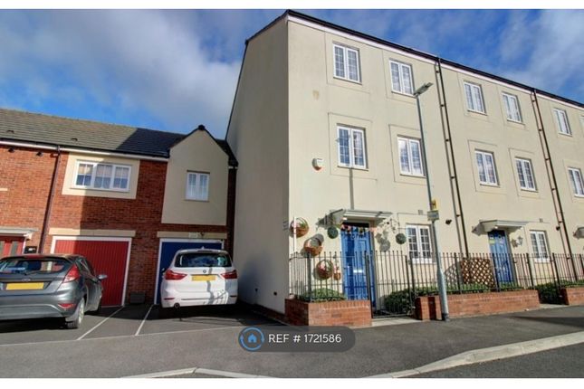 Thumbnail Terraced house to rent in Clapham Close, Swindon