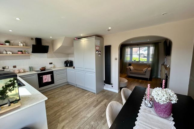 14, Best Avenue, Burton-on-trent photo 3