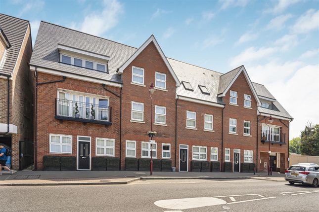 1-bed flat on 201b, Watling Street, Radlett, £300,000