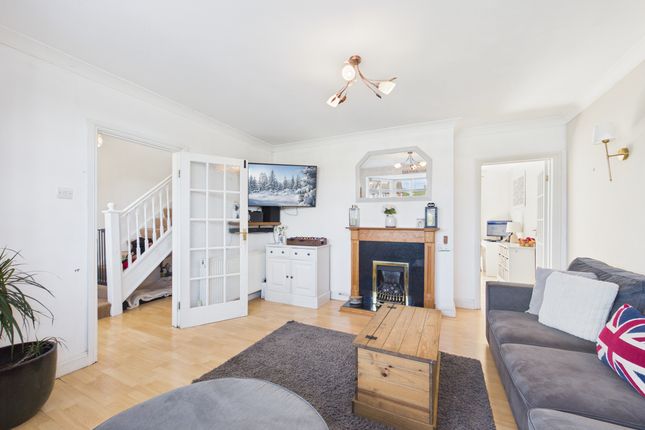 4 Chestnut Road, Princes Risborough photo 2