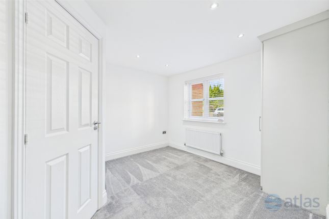 22, Carina Court, Liverpool photo 4