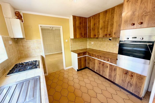 3 Parsons Way, Swindon photo 2