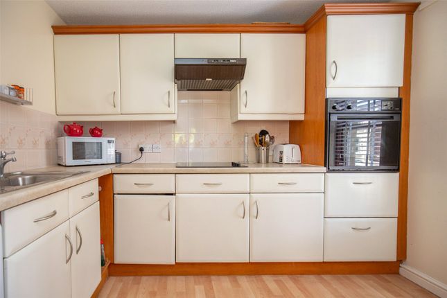 Flat 5, Whatley Court 27-29,, Whatley Road, Somerset photo 3