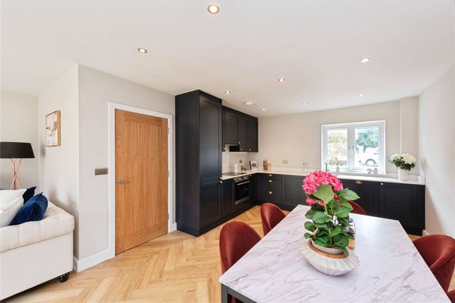 Plot 5, 4, Manor Road South, Surrey photo 4