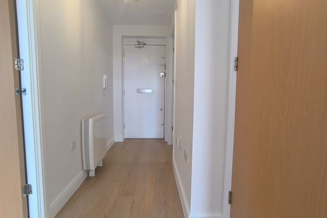 Ovaltine Court, Ovaltine Drive, Kings Langley photo 4