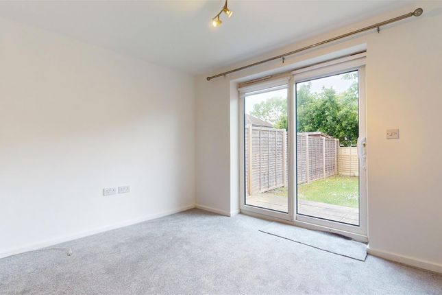 13, Arlott Crescent, Milton Keynes photo 4
