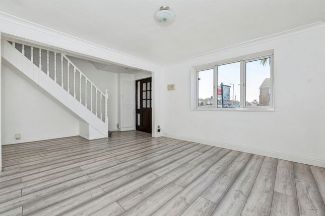 79, Laird Avenue, Grays photo 3