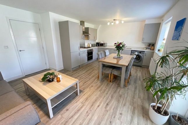 3 Fox Way, Scarborough photo 3