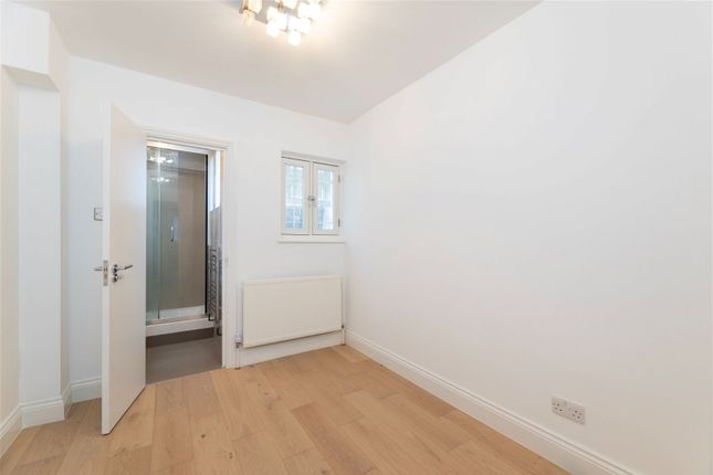 Terraced house to rent in Belsize Road, London