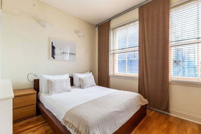 1-bed flat on Earl's Court Road, Earls Court, £400,000