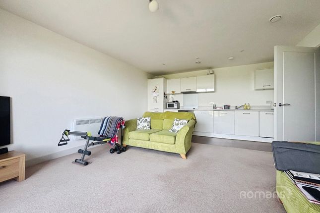 Flat 8 Hermes House, Fire Fly Avenue, Swindon photo 5