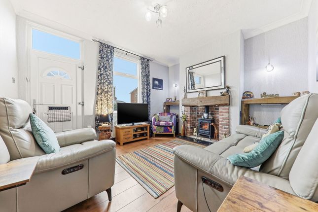 162, Lower Mickletown, Leeds photo 2