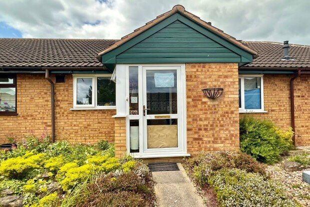Thumbnail Bungalow to rent in Windsor Court, Nottingham