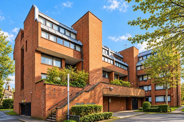 Britten Close, Golders Green photo 3