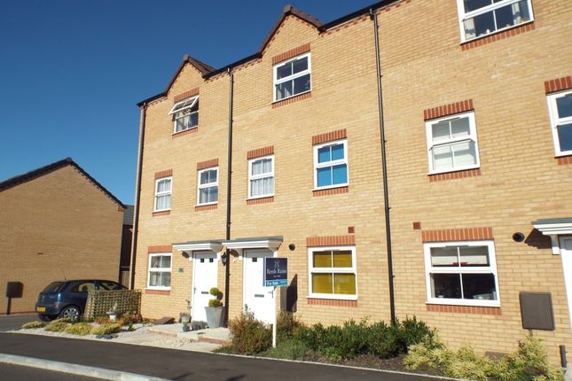 Thumbnail Terraced house to rent in Cornflower Drive, Evesham, Worcestershire