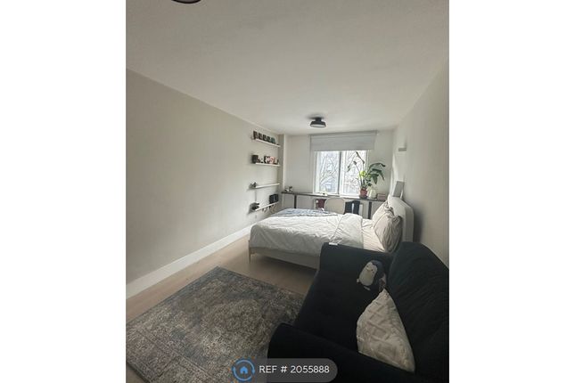 Flat to rent in Bishops Bridge Road, London