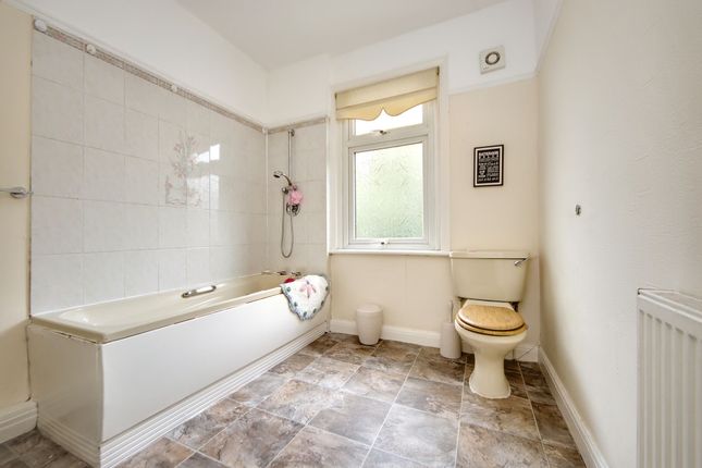 138 Billinge Road, Wigan photo 4