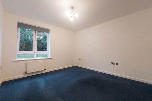 2 Lockwood Court Todd Close, Borehamwood photo 5