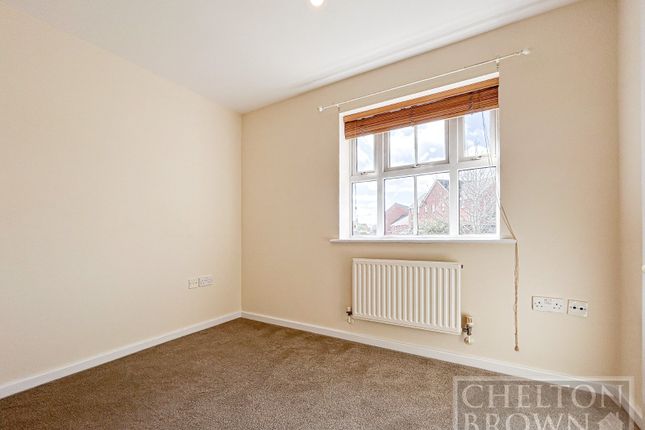3, Colmar Close, Northants photo 2
