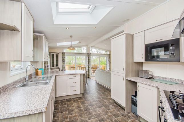 Lodge for sale in Sleaford Road, Tattershall, Lincoln