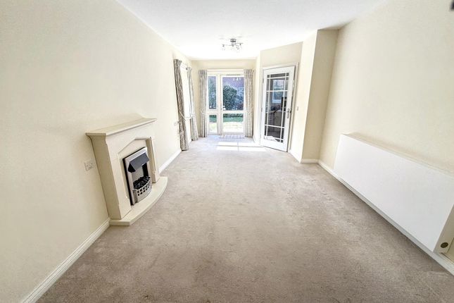 2 Hale Lodge, Fitzalan Road, Littlehampton photo 2