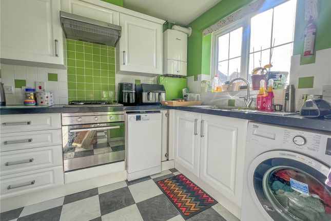 12, Marina Close, Wiltshire photo 3