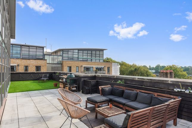 Penthouse for sale in Ferry Lane, Brentford