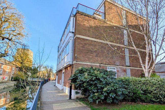 FLAT 2 ANGEVINS HOUSE, Lower Fisher Row, Oxford photo 2
