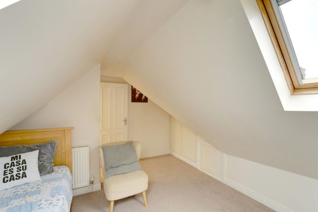 End terrace house for sale in Lakers Rise, Banstead