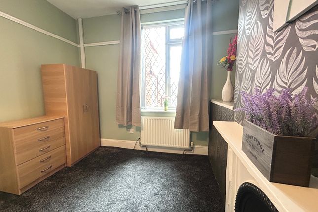 Room 2, Manchester photo 2