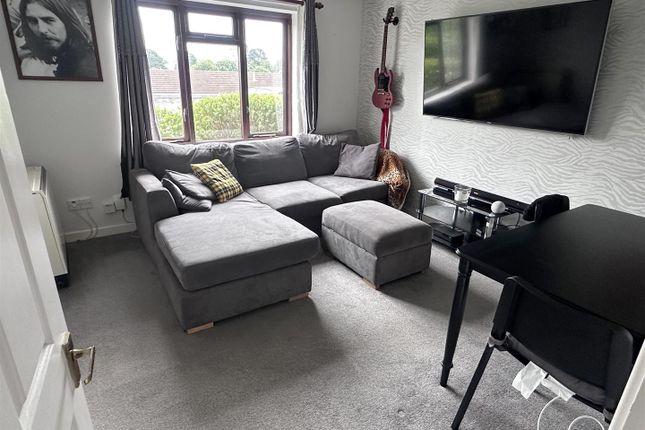 Flat 25, Woodside Court, Underwood Road, Plymouth photo 3