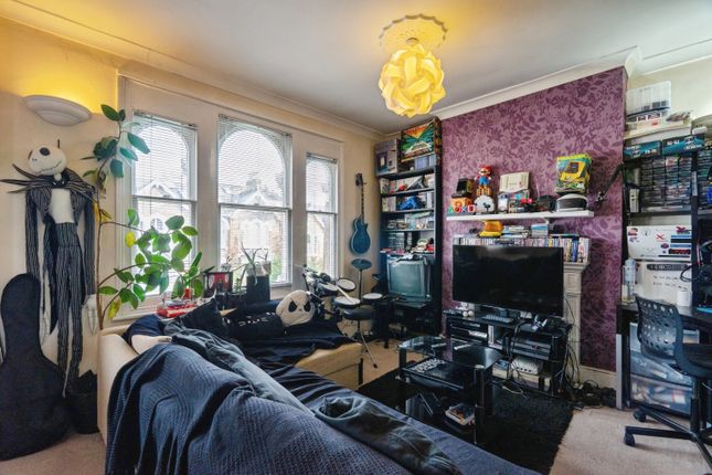 29, Stainforth Road, London photo 4