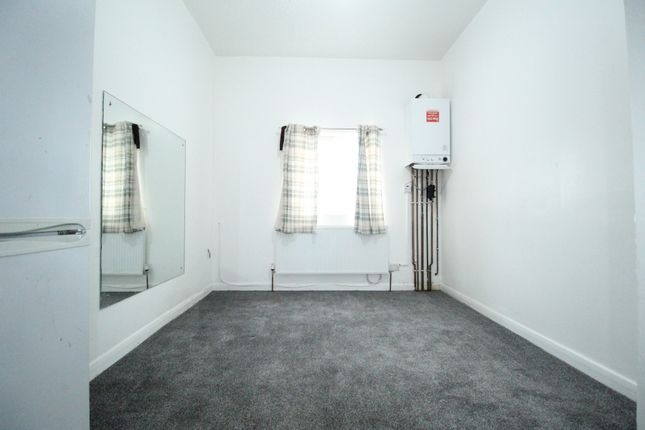 Flat to rent in Pelham Road, Ilford