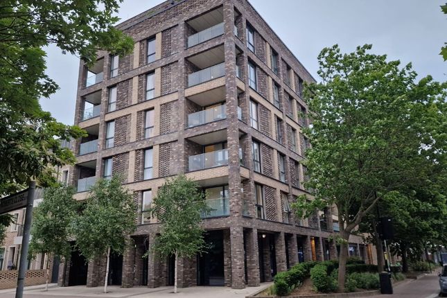 Thumbnail Flat for sale in Claremont House, 28Quebec Way, London