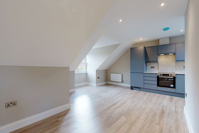 Thumbnail Flat to rent in Tulip Court, St. Johns Road, Watford, Hertfordshire