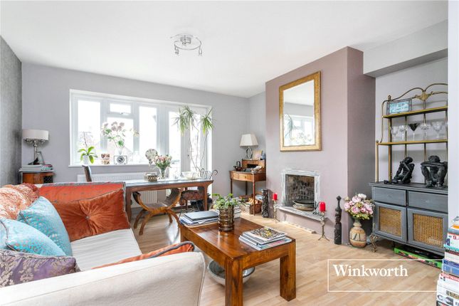 Flat for sale in Basing Way, Finchley, London
