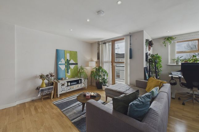 Apartment 5, Blue Building, London photo 2