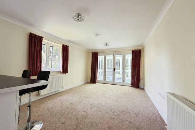 Flat 7, Little Redbrooks, London Road, Hythe photo 3