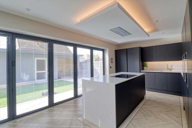 49, Turpins Avenue, Holland on Sea photo 3